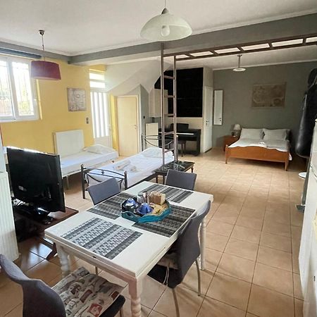 Patras - Independent Studio In Quiet Area Zewnętrze zdjęcie